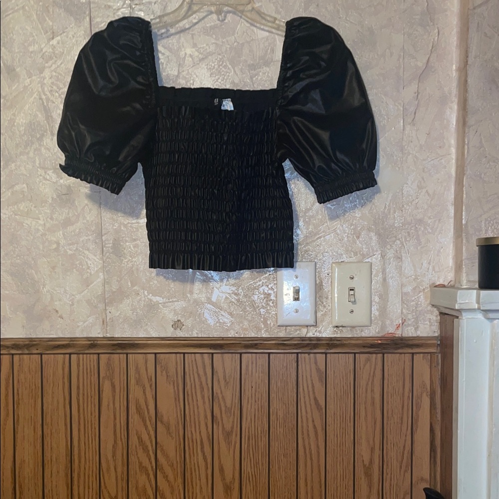 H&M Black Puff Sleeve Smocked top (s)